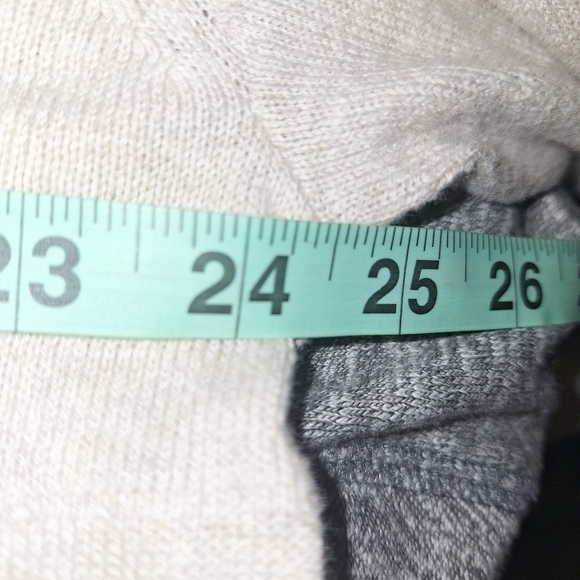 A J.Crew 100% cotton turtleneck sweater in a men's size large. EUC. - Picture 7 of 10